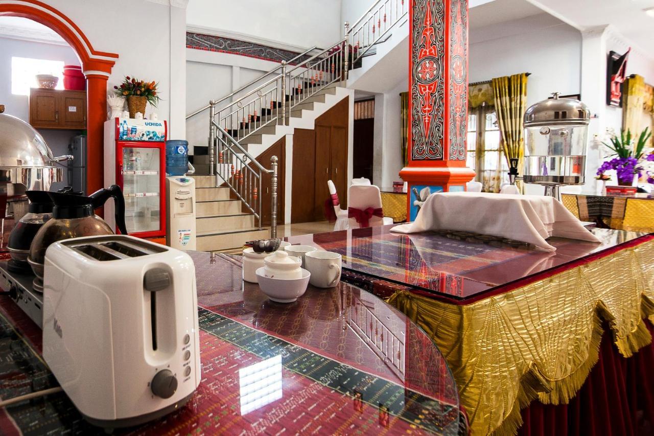 Oyo 1520 Hotel Kartini Tarutung Εξωτερικό φωτογραφία