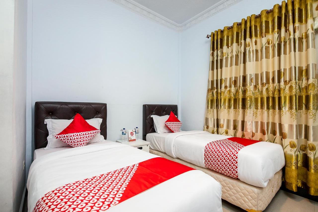 Oyo 1520 Hotel Kartini Tarutung Εξωτερικό φωτογραφία