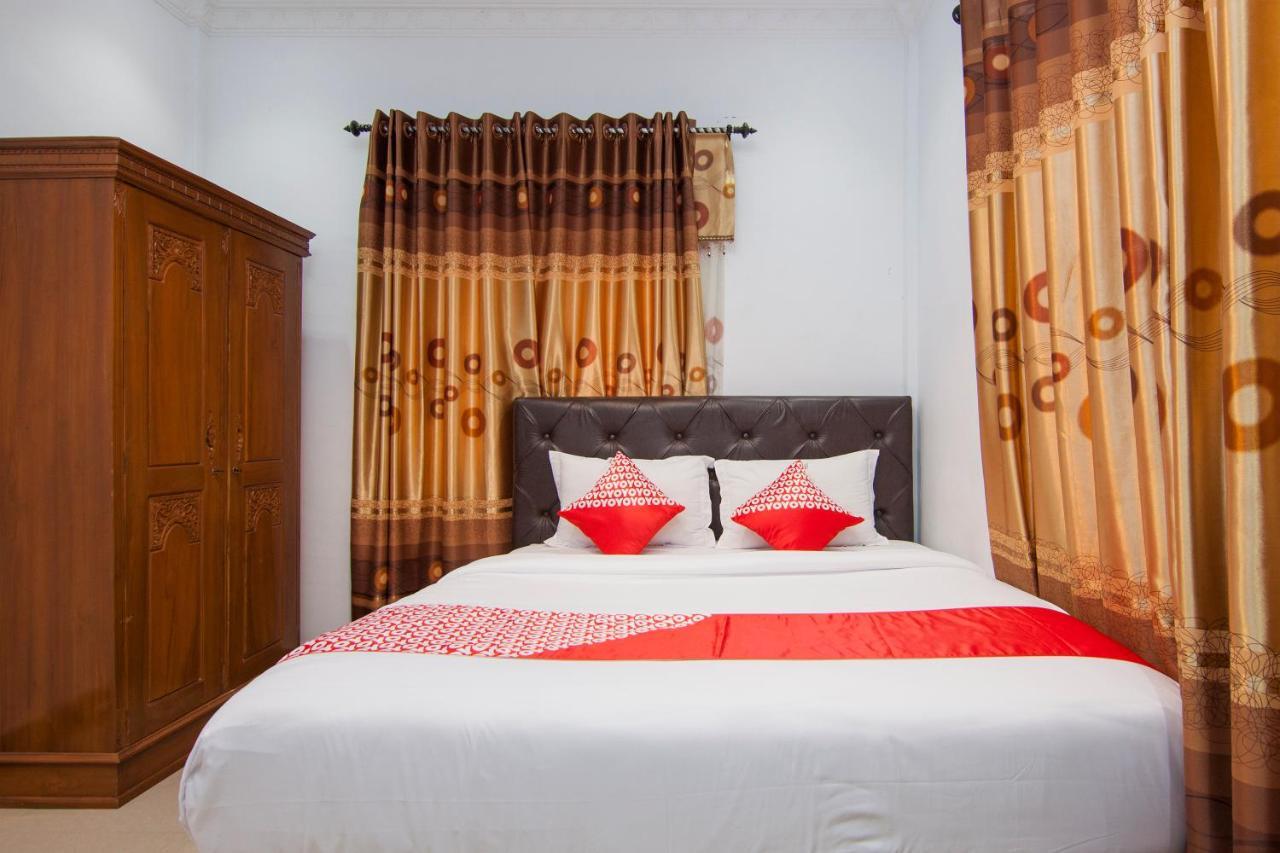 Oyo 1520 Hotel Kartini Tarutung Εξωτερικό φωτογραφία